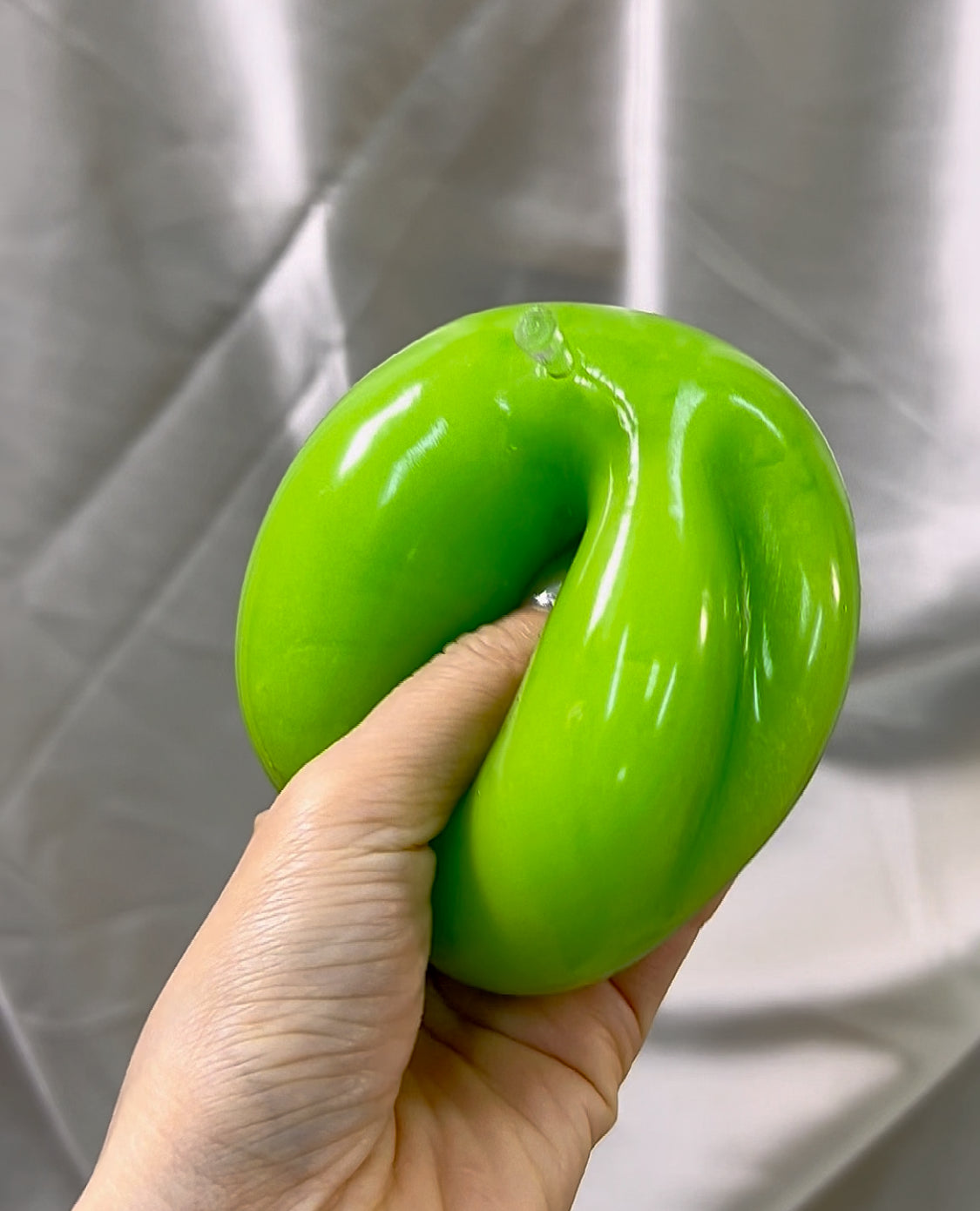 Green Solid Apple Squishy Fidget Toy(Zero bounce-back)